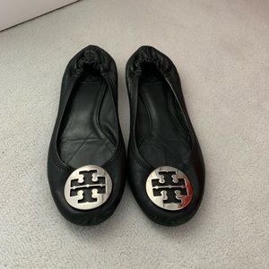 Class Tory Birch flats